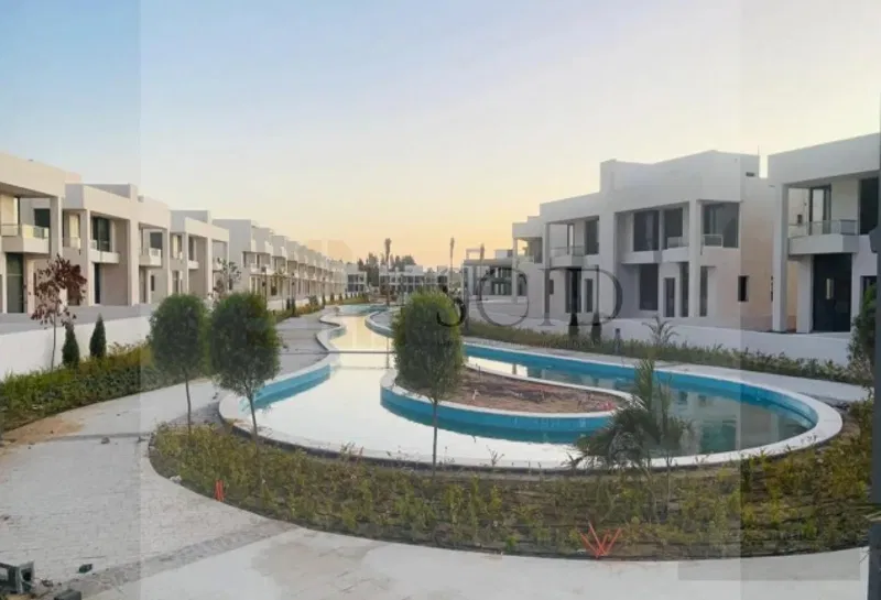 3-bedroom villa 250 m² for sale in Lake West , Lake West
