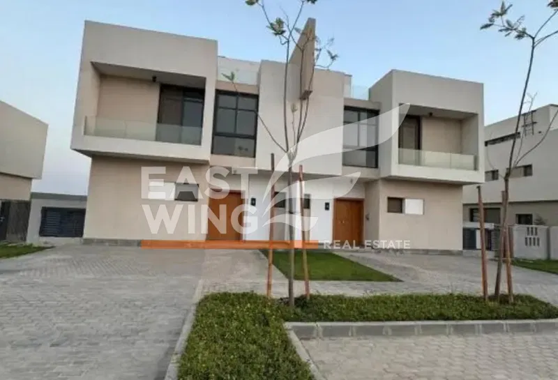 توين هاوس 4 غرف 317 م² للبيع في Al Burouj Compound