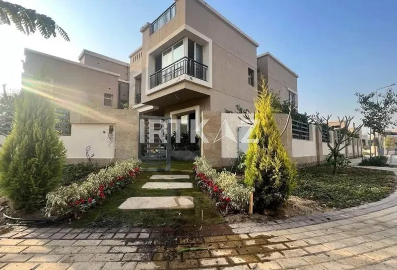 3-bedroom villa 220 m² for sale in Taj City