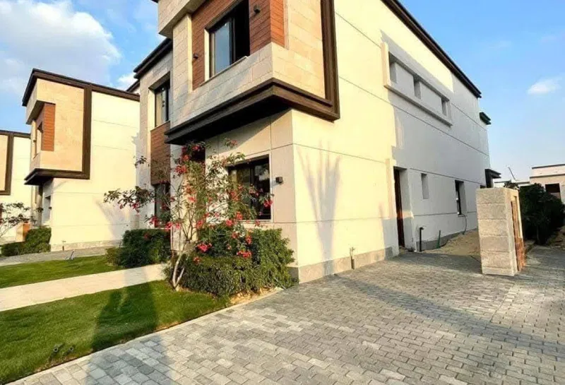 4-bedroom townhouse 225 m² for sale in Azzar 2