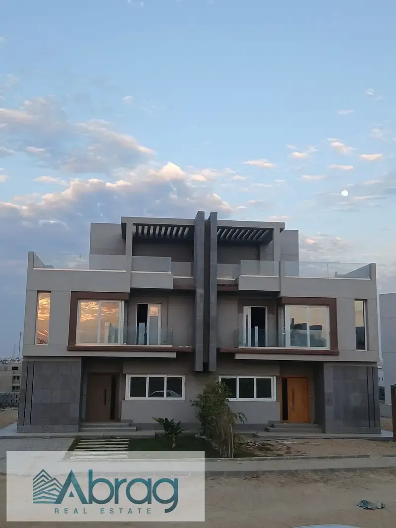 Twin house for sale, 398 sqm, ready for immediate delivery, installment plan available. Located in V Levels Compound, Sheikh Zayed, on Dahshur Link Ro