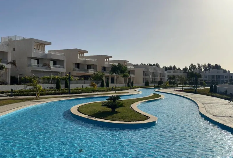فيلا 4 غرف 250 م² للبيع في ليك ويست، Lake West