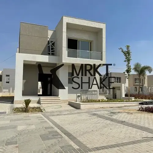 Town House Corner For Sale with Special Payment Plan & Prime Location in Badya Palm Hills