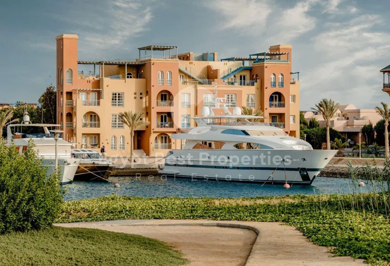 3-bedroom chalet 160 m² for sale in Swan Lake Gouna