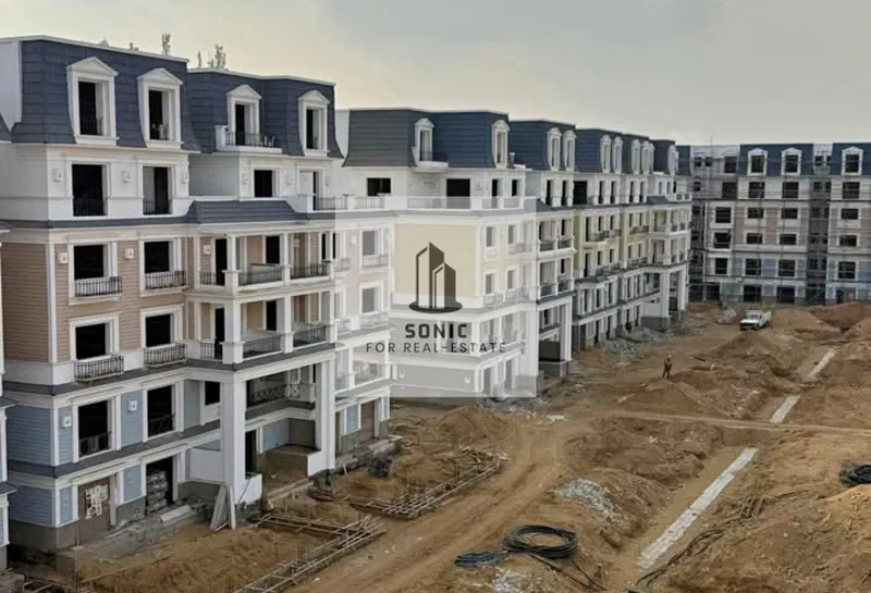 3-bedroom ivilla 245 m² for sale in Mountain View 1.1