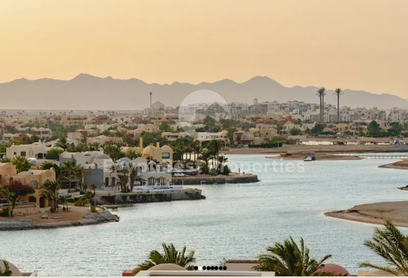شاليه 3 غرف 128 م² للبيع في مكادي هايتس