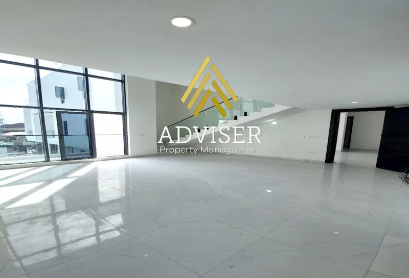 4-bedroom villa 232 m² for sale in Canyon 8