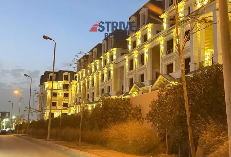 3-bedroom ivilla 245 m² for sale in Mountain View 1.1