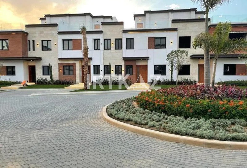 5-bedroom twin house 265 m² for sale in Azzar 2