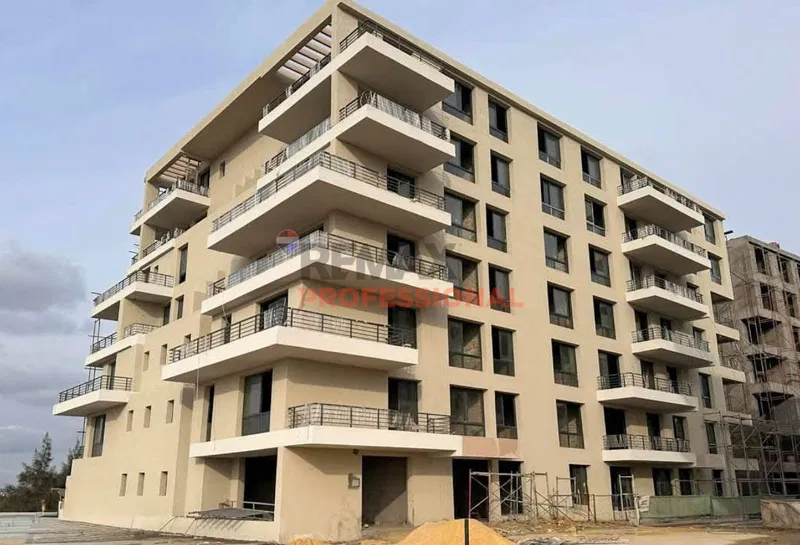 4-bedroom apartment 388 m² for sale in Palm Hills