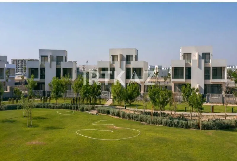 4-bedroom townhouse 221 m² for sale in Al Burouj Compound