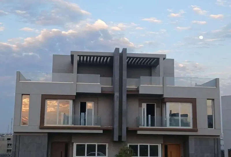 3-bedroom twin house 270 m² for sale in V levels
