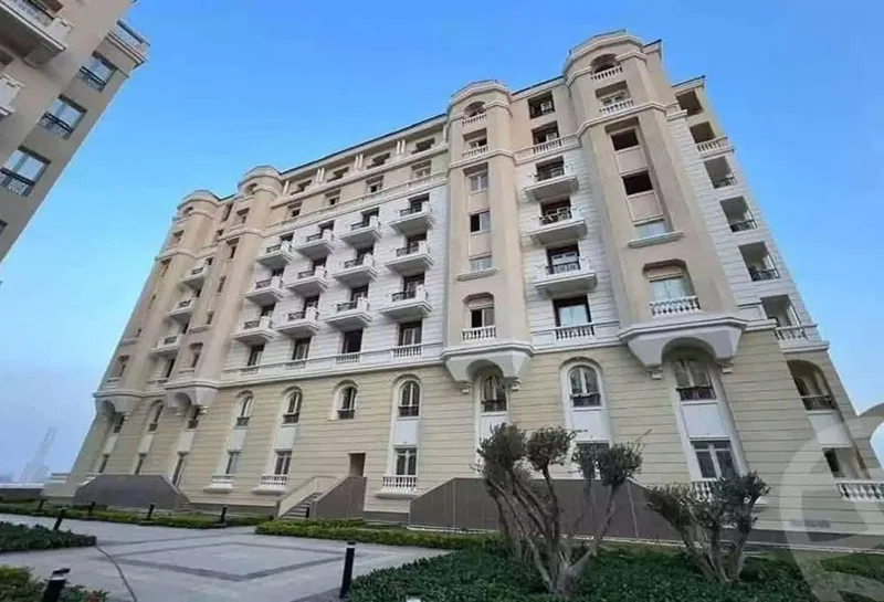 3-bedroom apartment 236 m² for sale in New Garden City