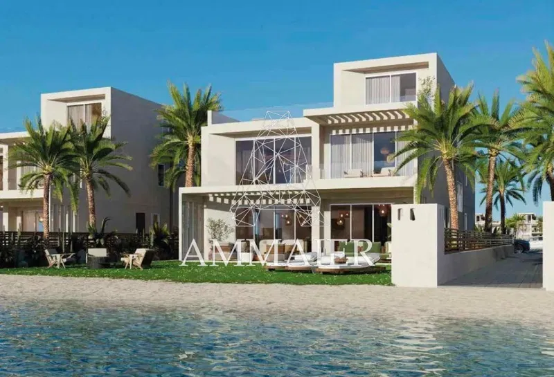 4-bedroom townhouse 245 m² for sale in Hacienda White