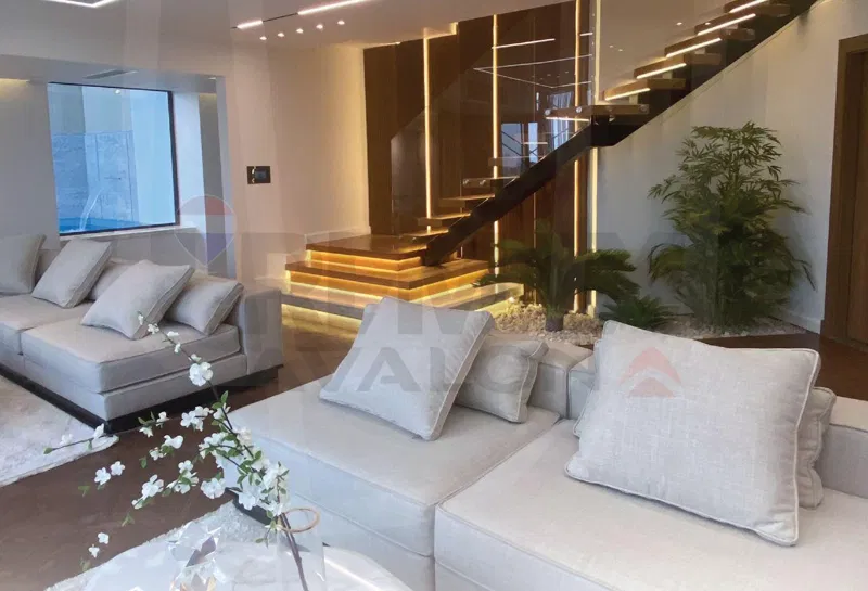 3-bedroom duplex 289 m² for sale in Sky line