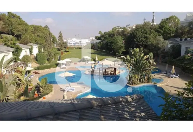 3-bedroom ivilla 240 m² for sale in Mountain View 1.1