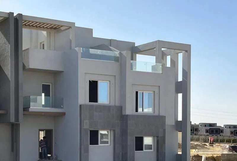 4-bedroom twin house 270 m² for sale in V levels