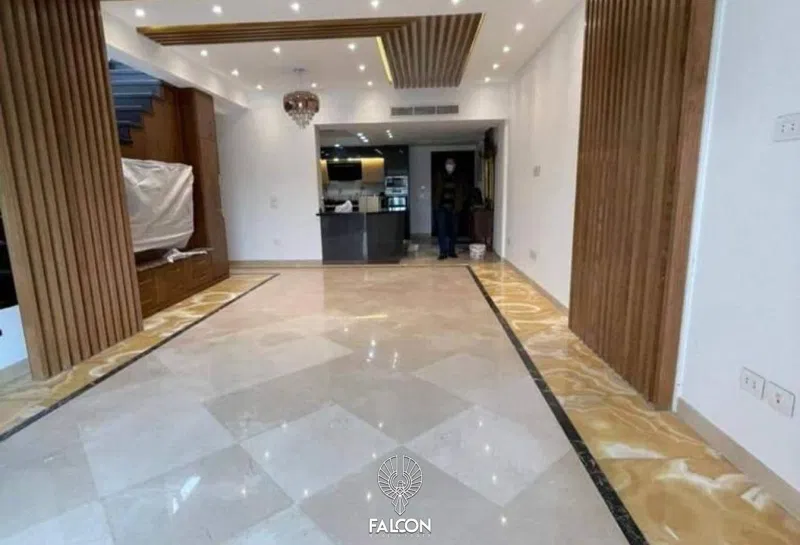 تاون هاوس 4 غرف 205 م² للبيع في Beverly Hills Road
