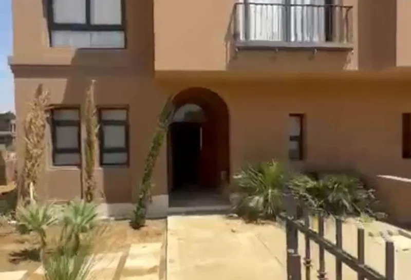 4-bedroom townhouse 223 m² for sale in Village West