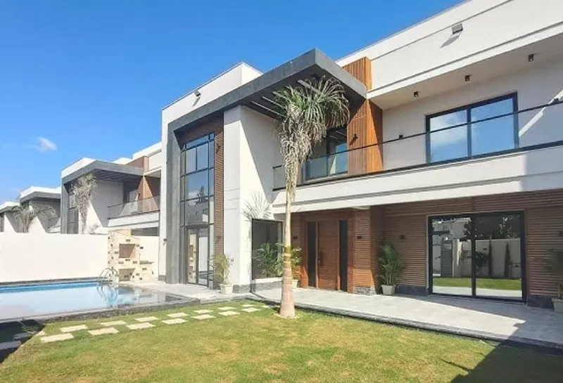4-bedroom villa 245 m² for sale in Tawny Hyde Park