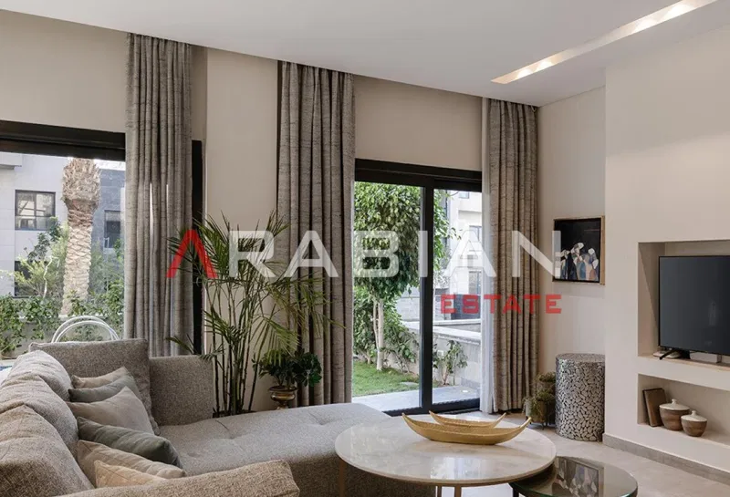 تاون هاوس 5 غرف 245 م² للبيع في Mountain View iCity
