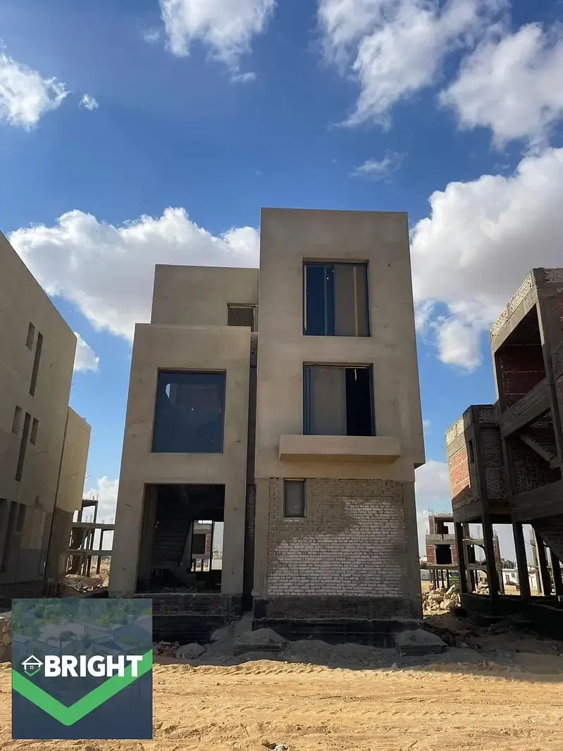 Unprecedented price: 305m² townhouse in a prime location with 3 bedrooms—available now at the lowest price.