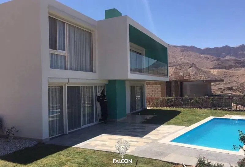 5-bedroom villa 305 m² for sale in Il Monte Galala