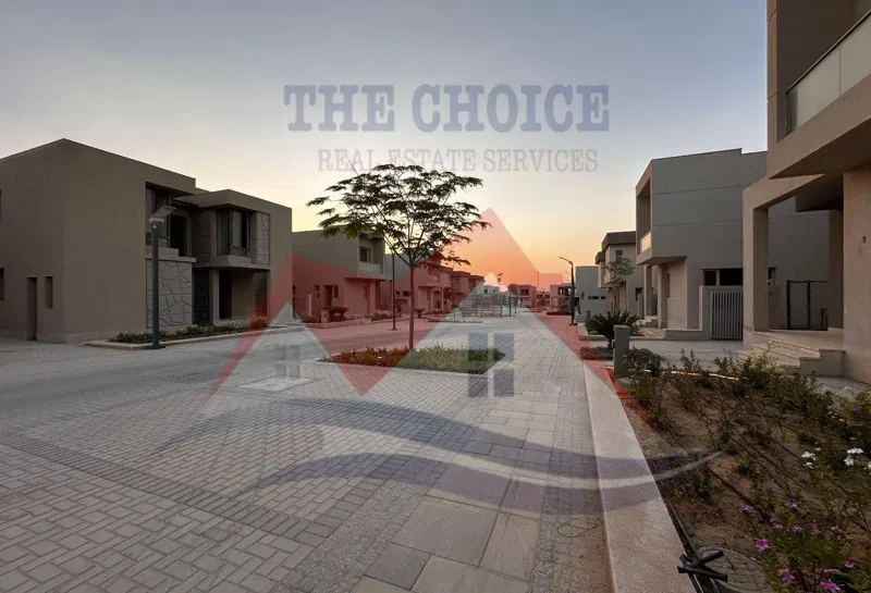 7-bedroom villa 320 m² for sale in Badya Palm Hills
