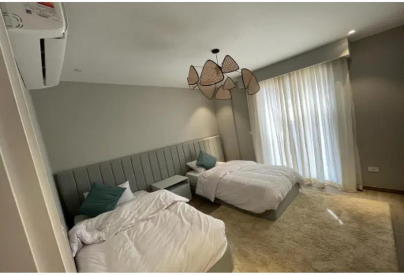 3-bedroom apartment 164 m² for sale in Village West