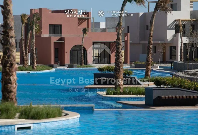توين هاوس 4 غرف 200 م² للبيع في مكادي هايتس