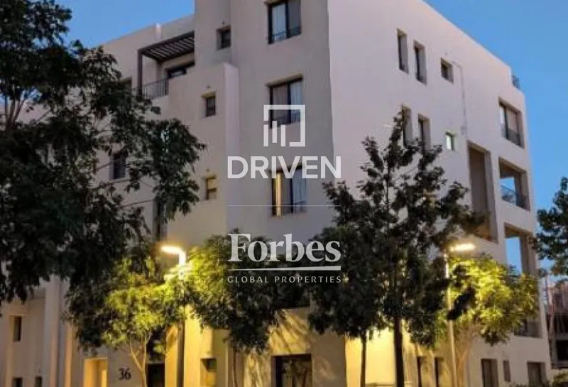 3-bedroom duplex 390 m² for sale in O West