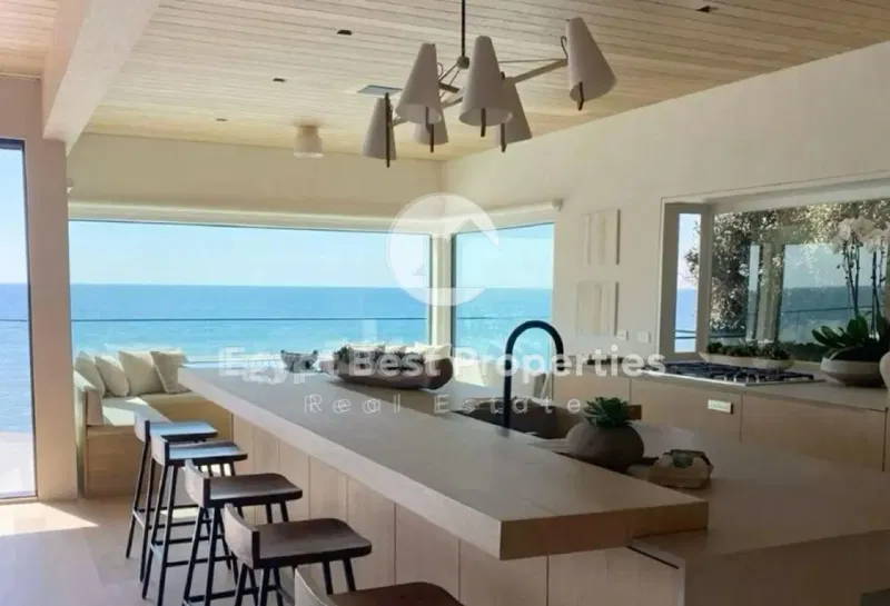 3-bedroom chalet 150 m² for sale in Silver Sands