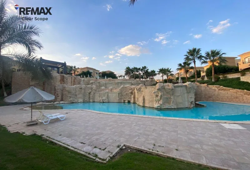 4-bedroom villa 295 m² for sale in Telal East