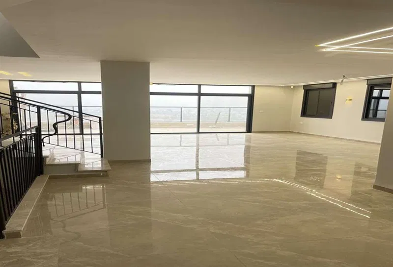 4-bedroom duplex 692 m² for sale in Jade Park