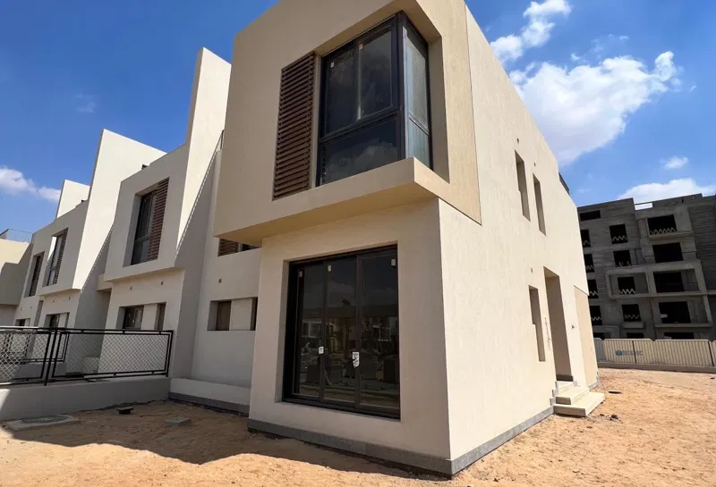 4-bedroom townhouse 235 m² for sale in SODIC East