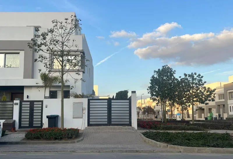 تاون هاوس 4 غرف 215 م² للبيع في هايد بارك، Hyde Park