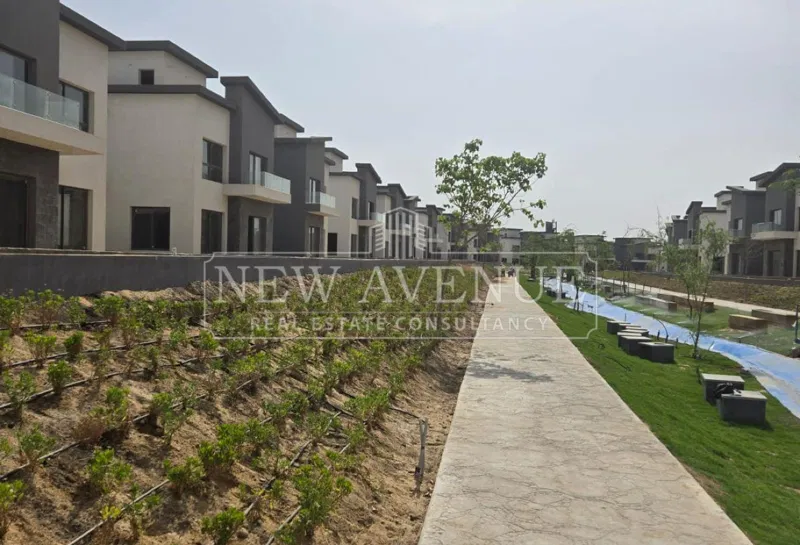 3-bedroom townhouse 210 m² for sale in Creek Town
