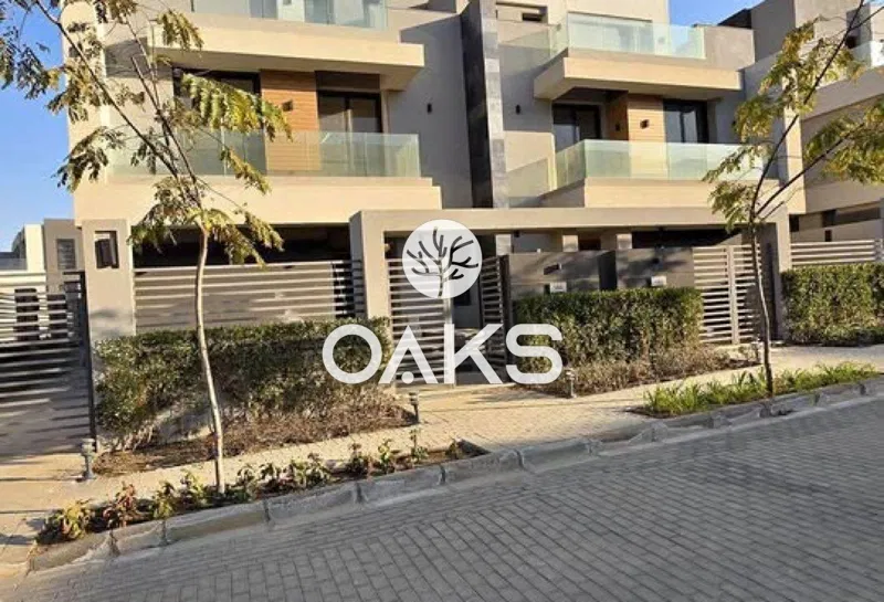 4-bedroom twin house 210 m² for sale in El Patio Jade