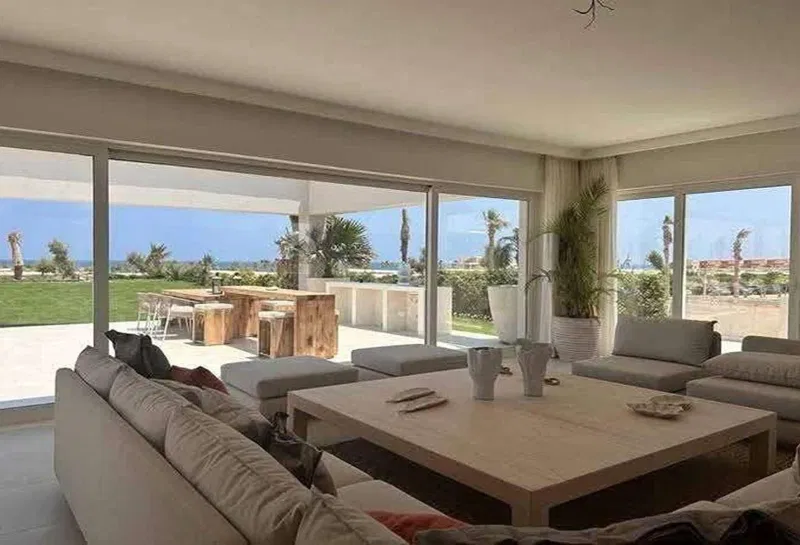 3-bedroom chalet 155 m² for sale in Direction White