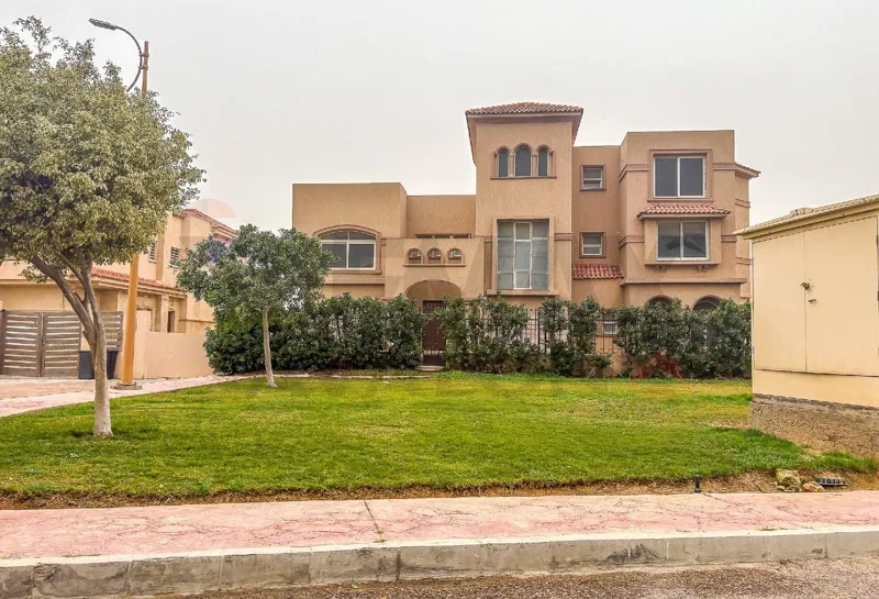 3-bedroom villa 298 m² for sale in Alex West