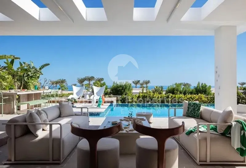4-bedroom villa 220 m² for sale in Swan Lake Gouna