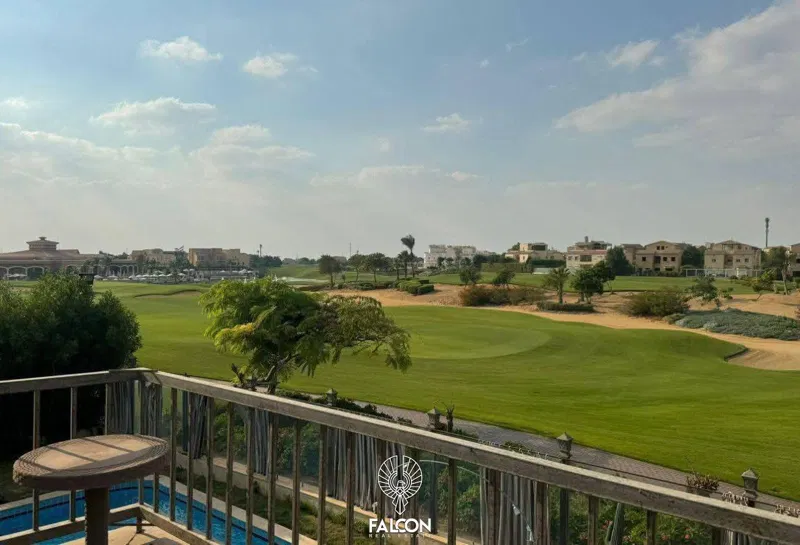 5-bedroom villa 288 m² for sale in West Golf , West Golf