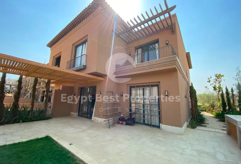 3-bedroom townhouse 225 m² for sale in Village West