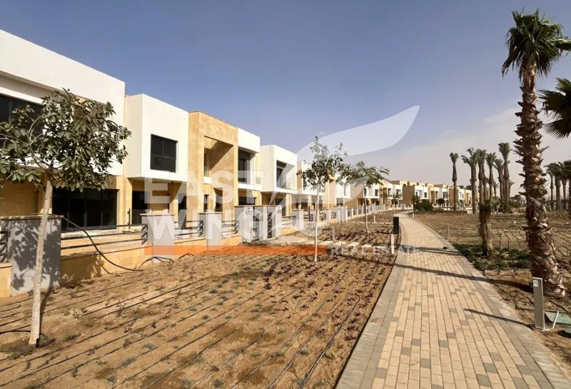 تاون هاوس 3 غرف 220 م² للبيع في زيد إيست، Zed East
