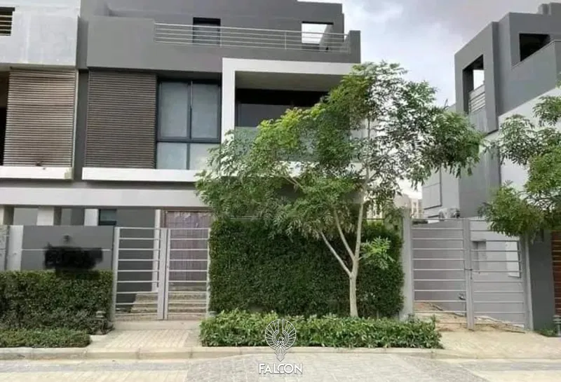 4-bedroom villa 220 m² for sale in Patio Al Zahraa