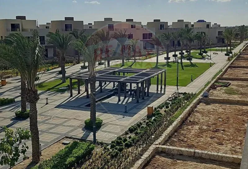 5-bedroom villa 242 m² for sale in Palm Hills