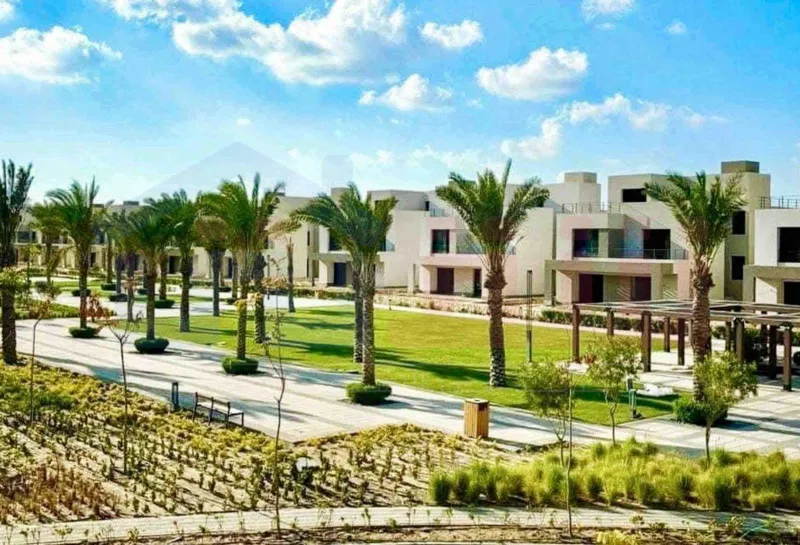 6-bedroom townhouse 260 m² for sale in Palm Hills