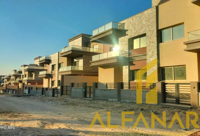 4-bedroom villa 312 m² for sale in Taj City