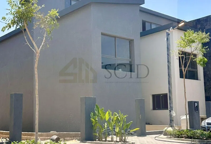 4-bedroom townhouse 200 m² for sale in Creek Town