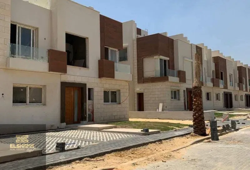 3-bedroom townhouse 225 m² for sale in Azzar 2